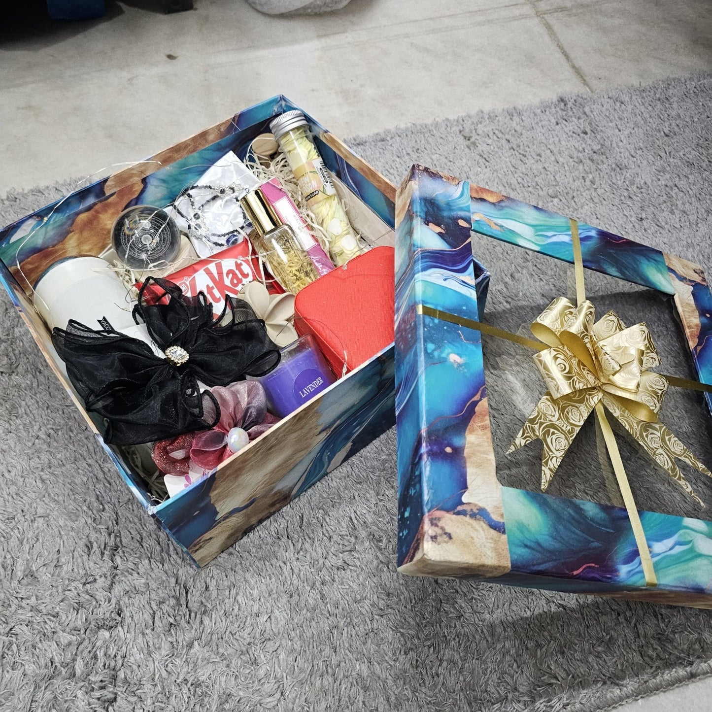 Customizable Gift Hamper for Her – Mug, Sipper, Cosmetics, Decor Lamp & More (Under ₹1500) - Ajmer Gift Charm