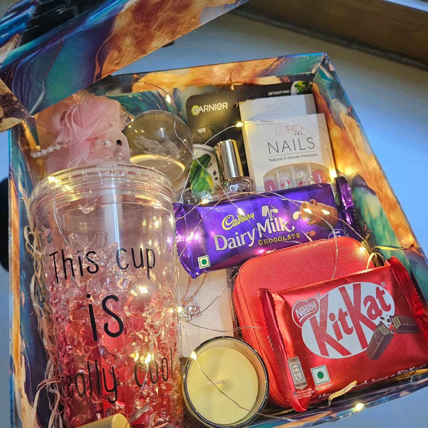 Customizable Gift Hamper for Her – Under ₹1500 | Sipper, Cosmetics, Chocolates & More - Ajmer Gift Charm