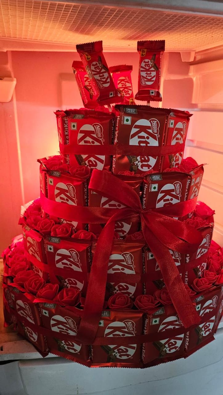 KitKat Chocolate Bouquet Tower - Ajmer Gift Charm