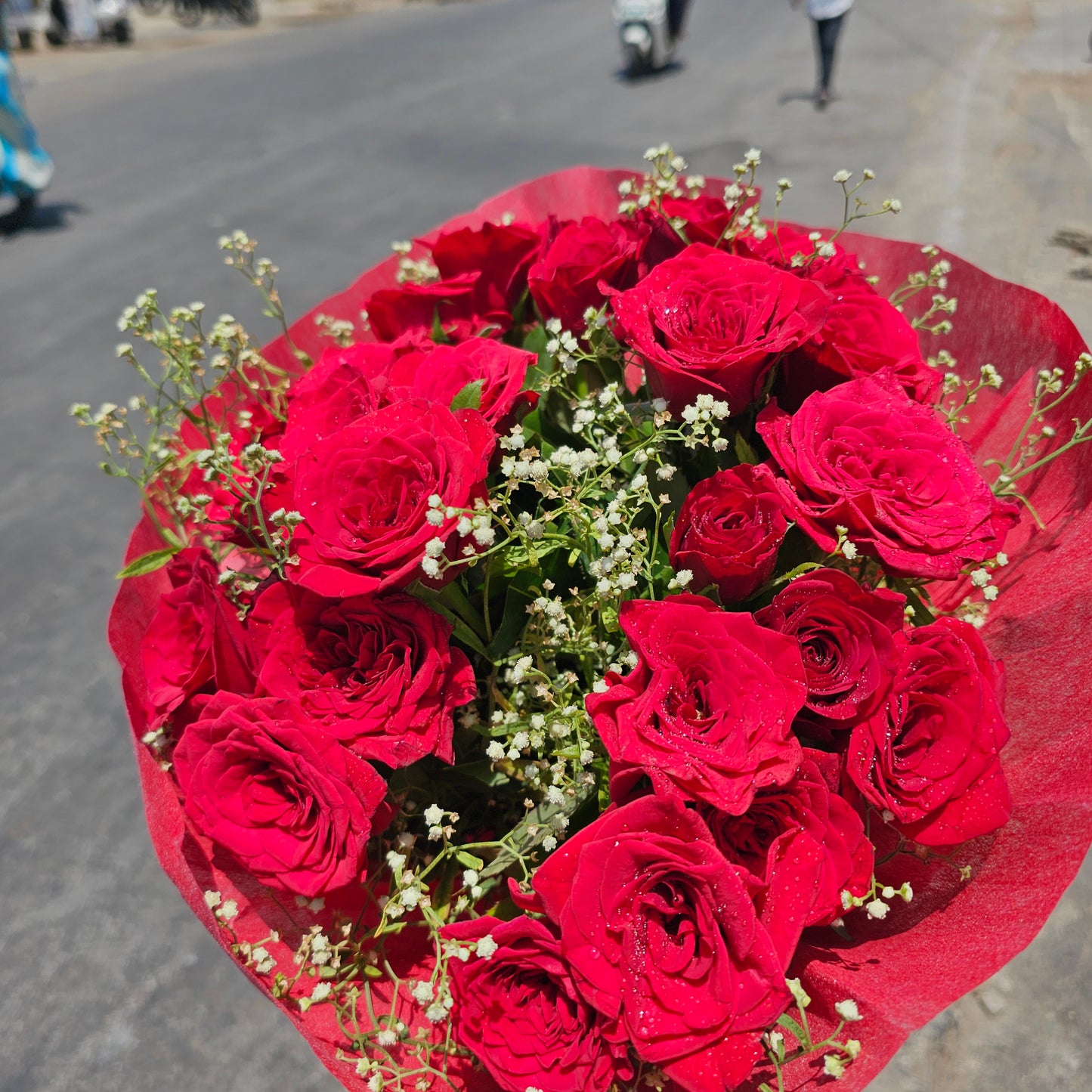 "Red Rose Bouquet β The Language of Love"