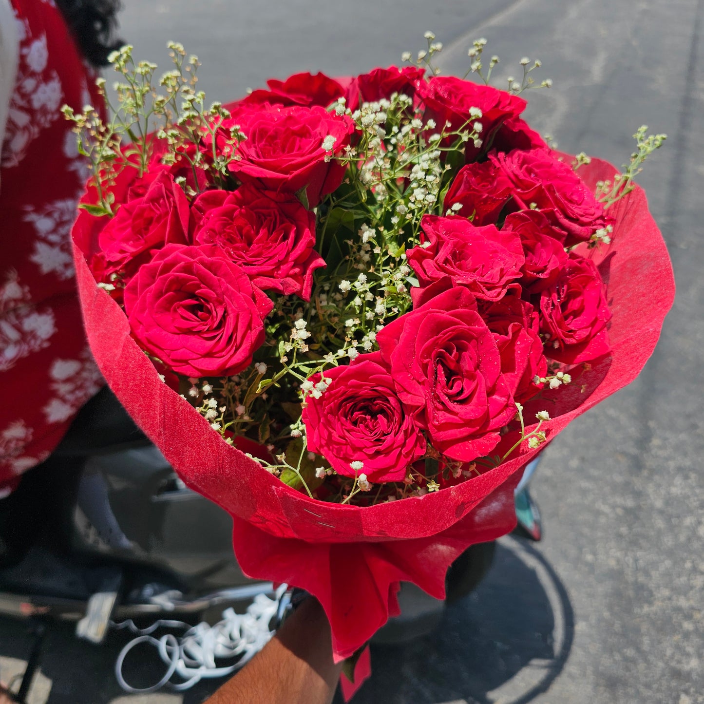 "Red Rose Bouquet β The Language of Love"