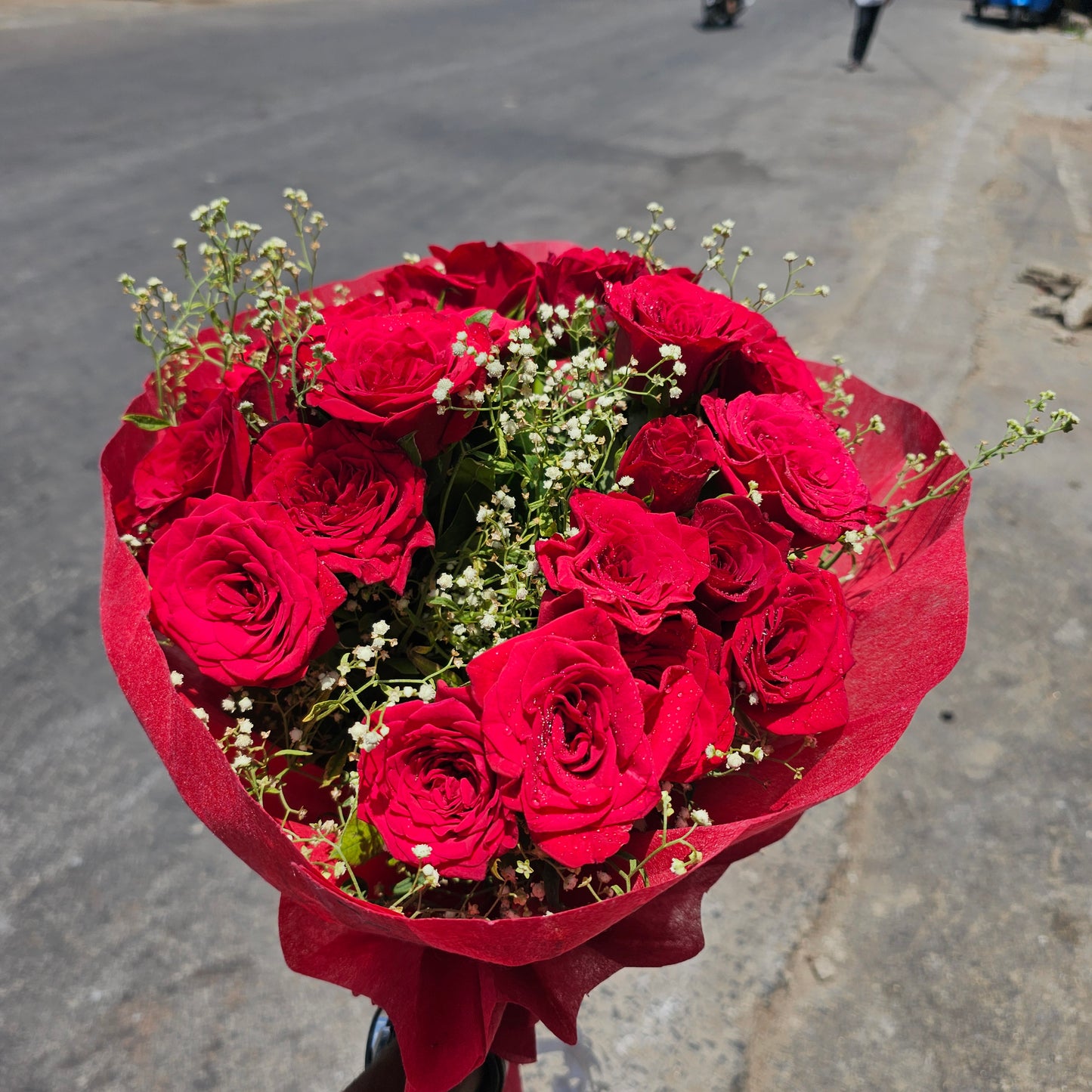 "Red Rose Bouquet β The Language of Love"