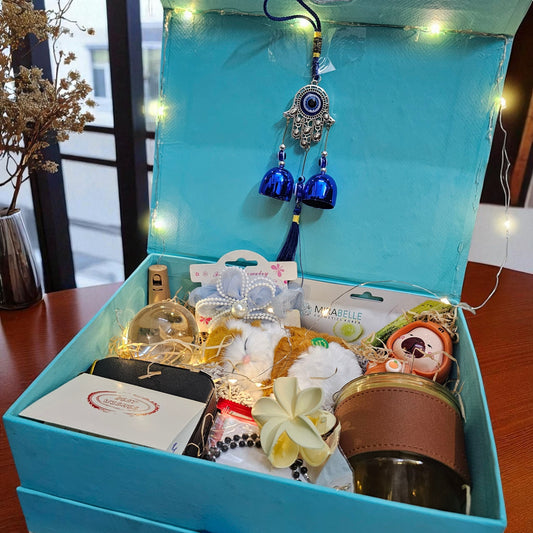 Cute Ribbon Box Gift Hamper – Cat Sipper, Lamp, Jewellery & More (Under ₹1500)