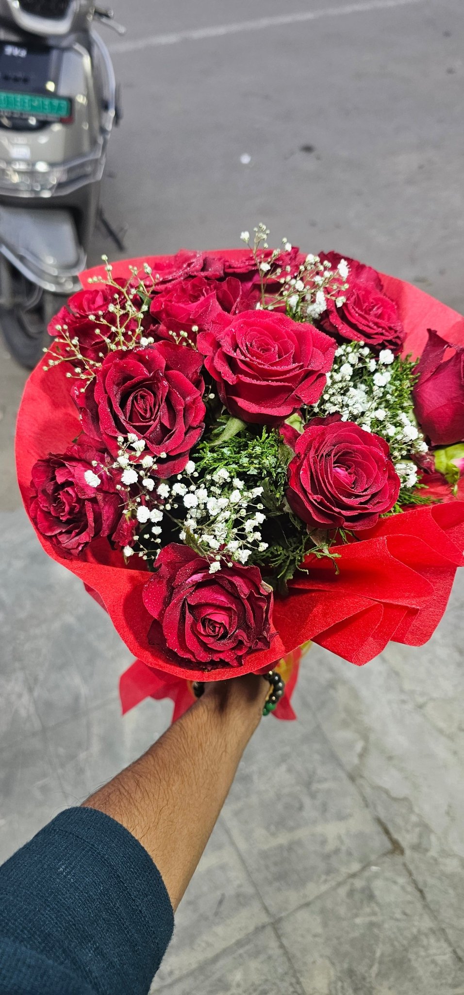 Classic Red Rose Bouquet 🌹 | Romantic Gift at Just ₹650 - Ajmer Gift Charm