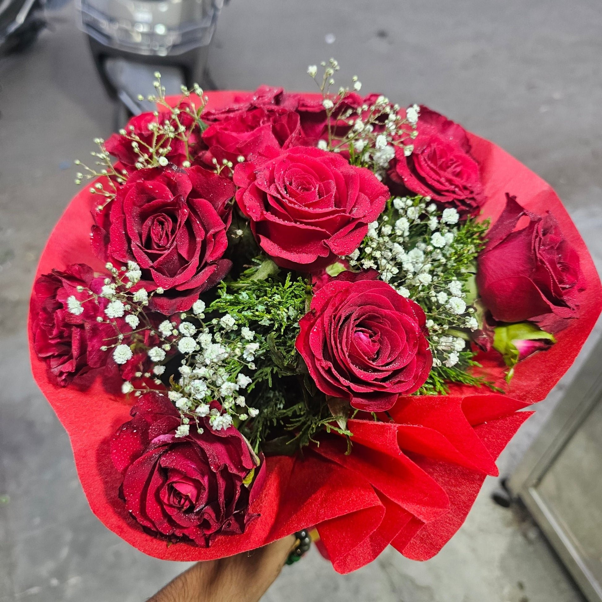Classic Red Rose Bouquet 🌹 | Romantic Gift at Just ₹650 - Ajmer Gift Charm