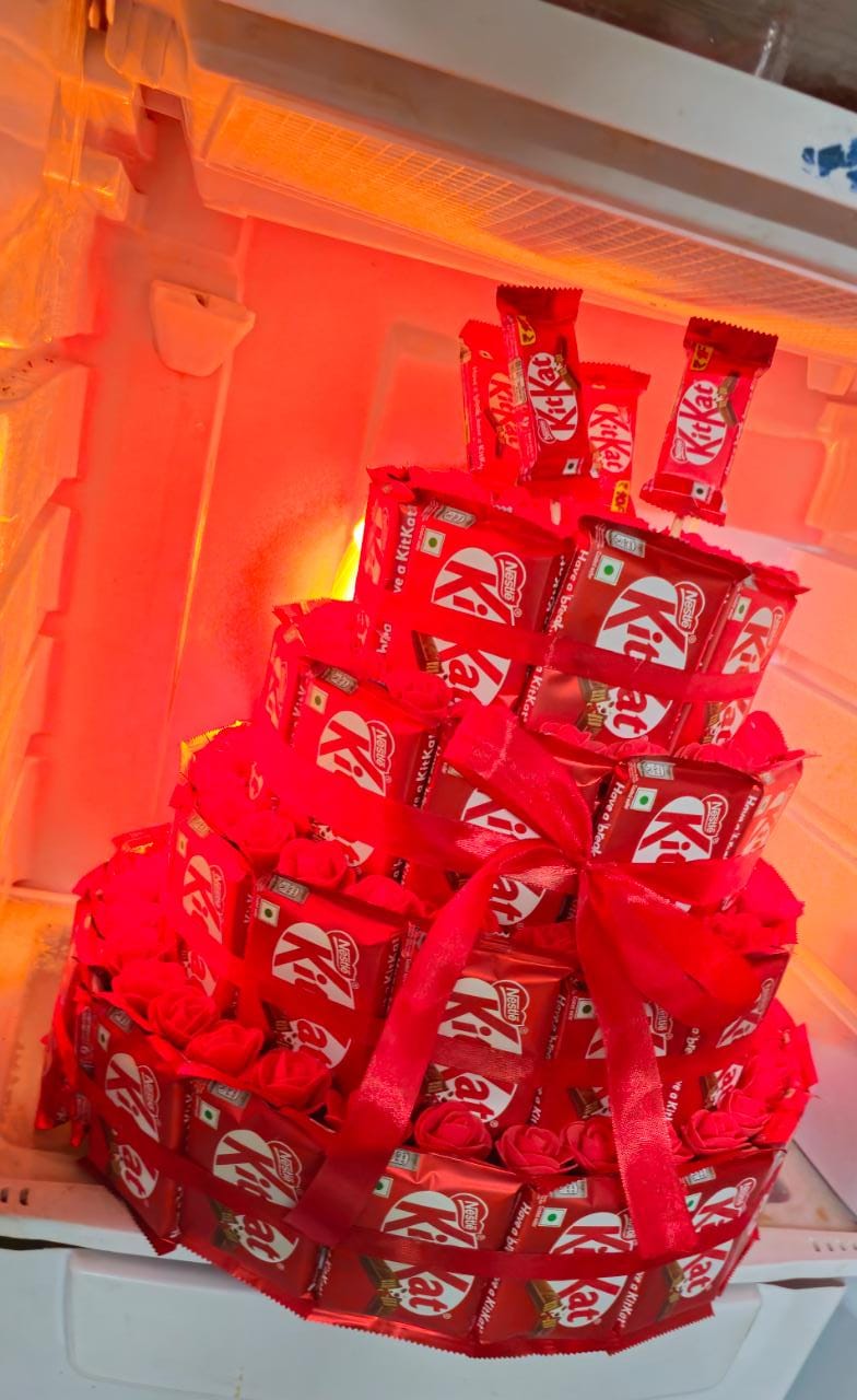 KitKat Chocolate Bouquet Tower - Ajmer Gift Charm