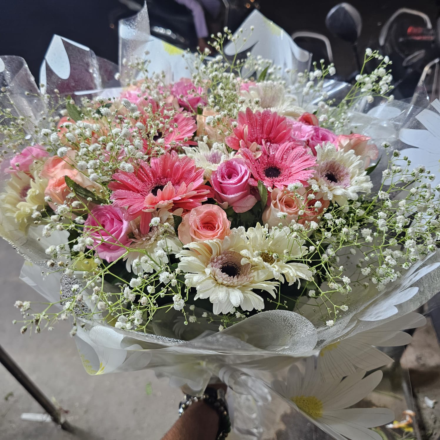Mixed Roses & Gerbera White Pink Flower Bouquet - Ajmer Gift Charm