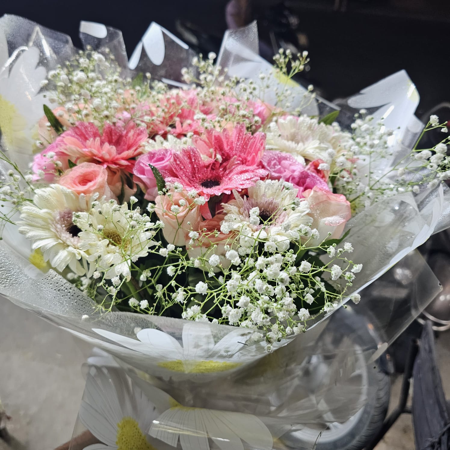 Mixed Roses & Gerbera White Pink Flower Bouquet - Ajmer Gift Charm