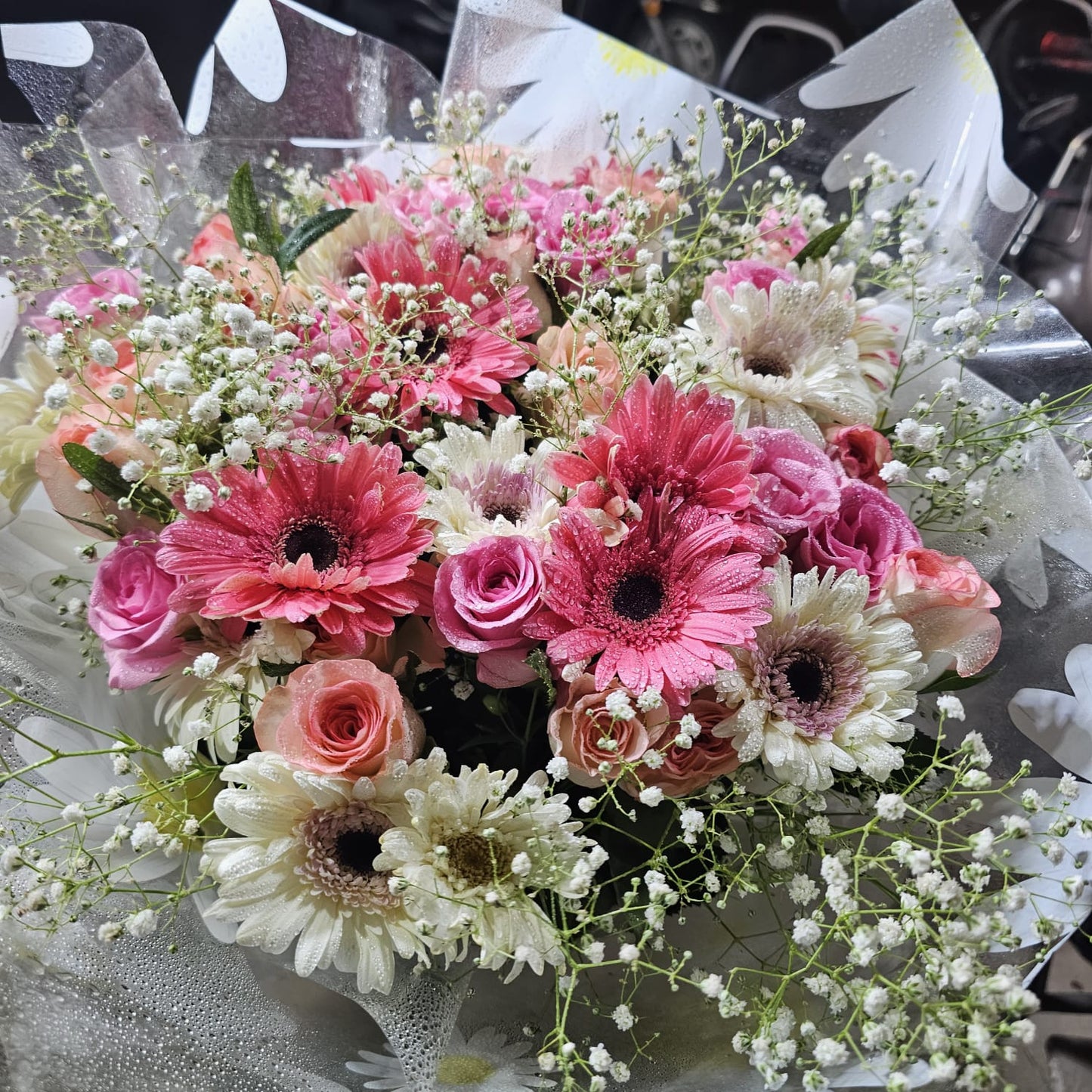 Mixed Roses & Gerbera White Pink Flower Bouquet - Ajmer Gift Charm