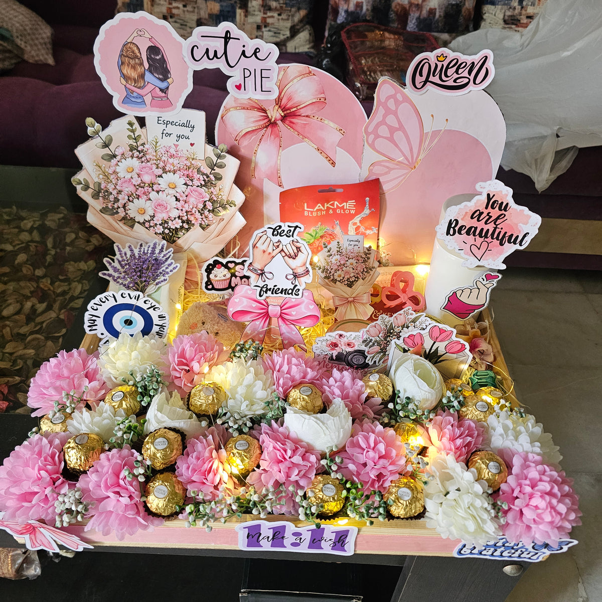 Beautiful Gift Hamper – A Bundle of Love & Happiness 