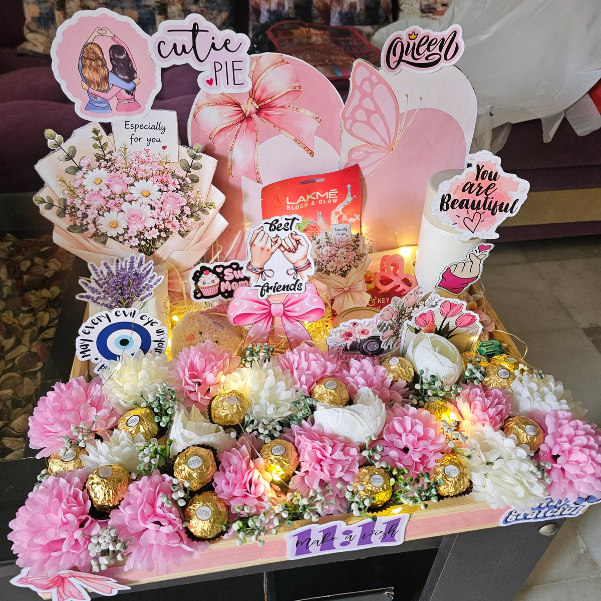 Beautiful Gift Hamper – A Bundle of Love & Happiness 