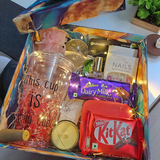 Customizable Gift Hamper for Her – Under ₹1500 | Sipper, Cosmetics, Chocolates & More