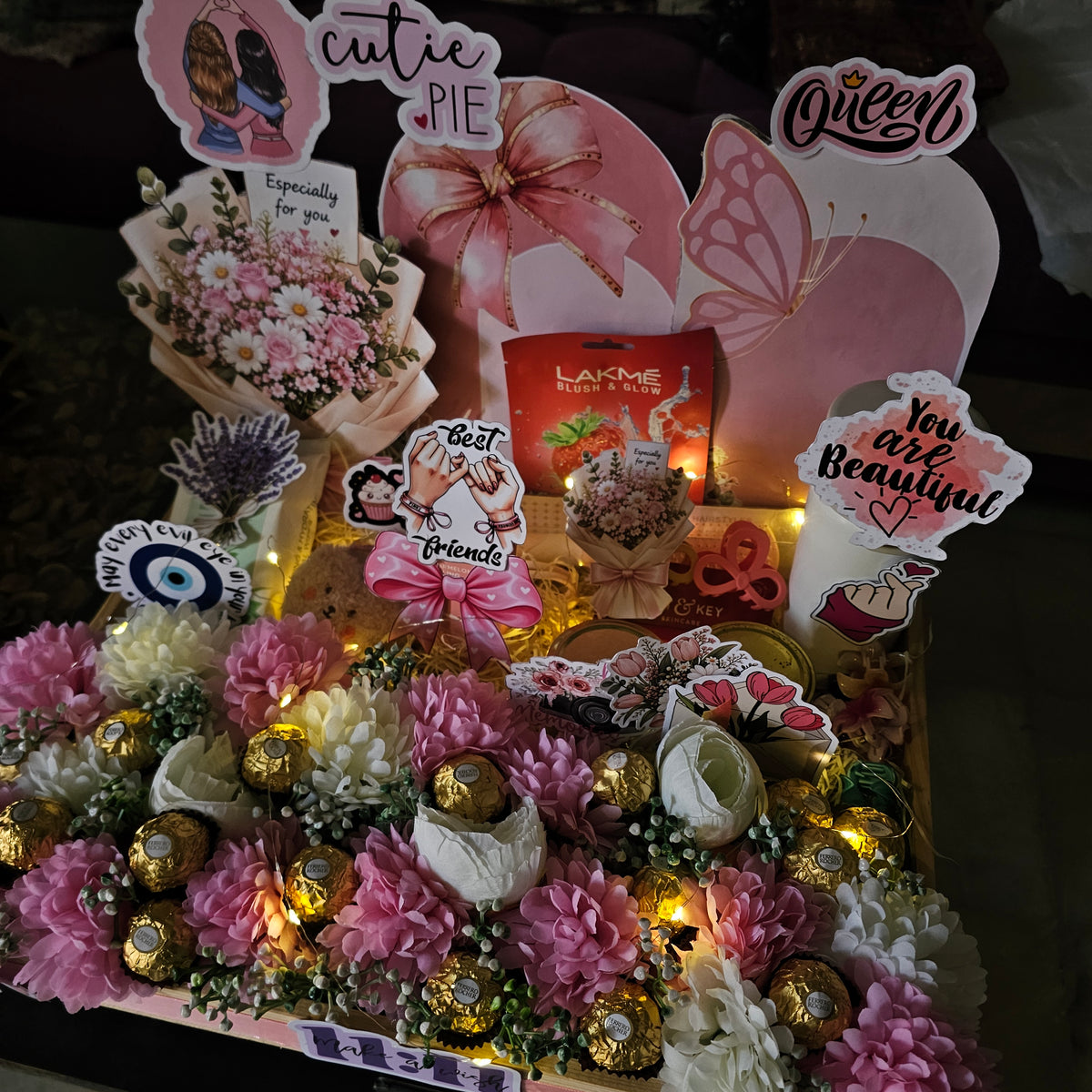 Beautiful Gift Hamper – A Bundle of Love & Happiness 